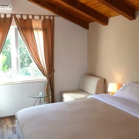 Nice Apartment & Room In Cavtat Exterior photo