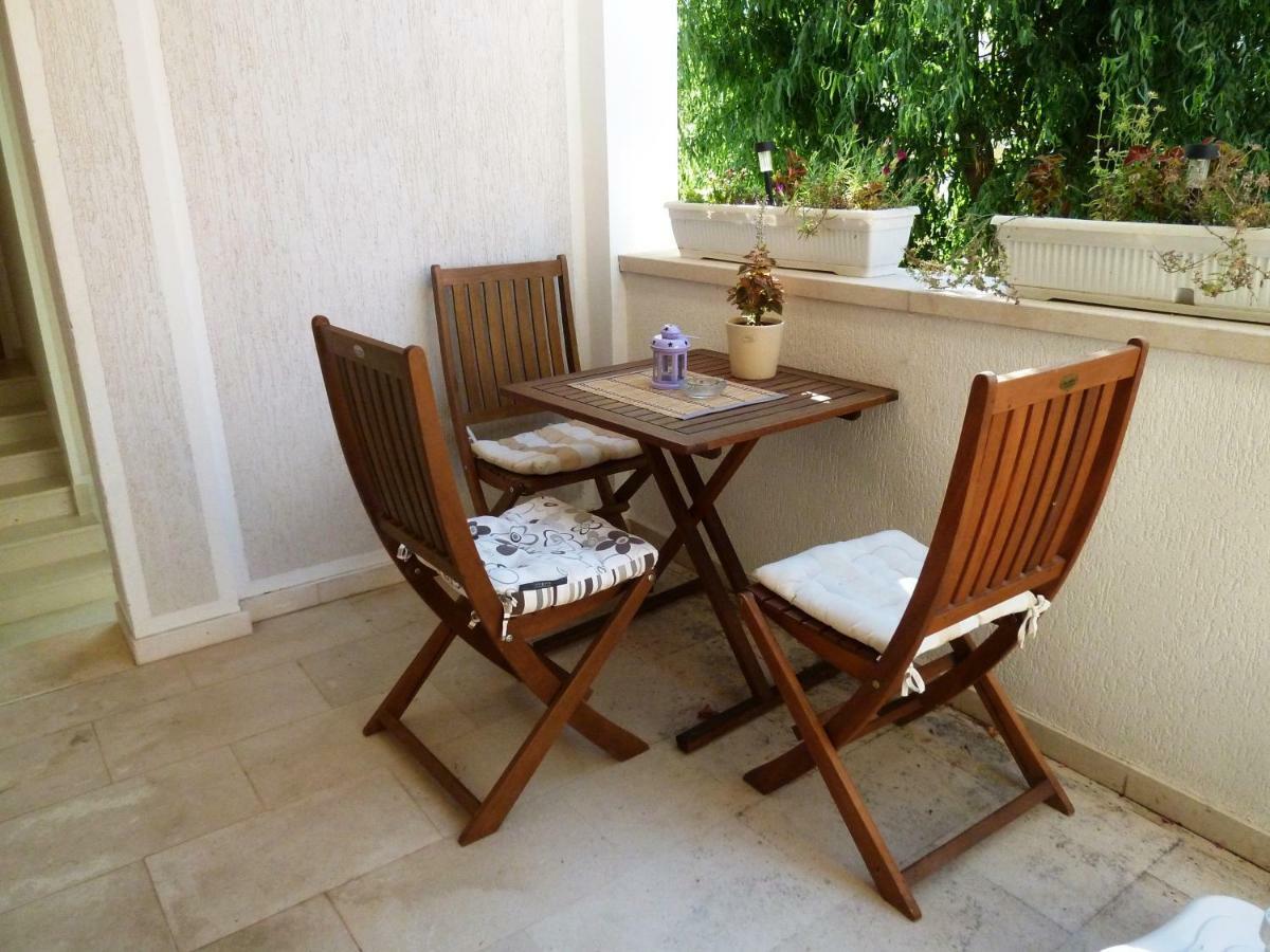 & In Apartman
